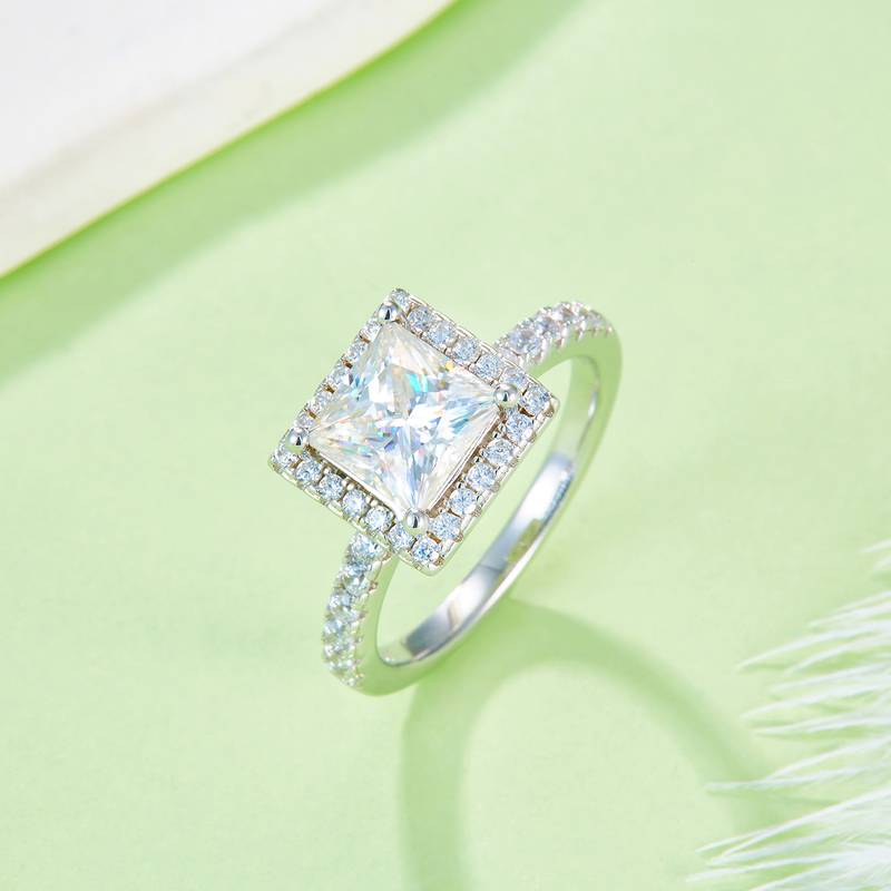 Affordable Luxury正方形S925银镀白金MoissaniteWomen's Ring2.0ctD级